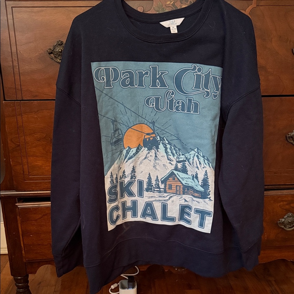 Time and Tru Navy Blue Graphic Sweater